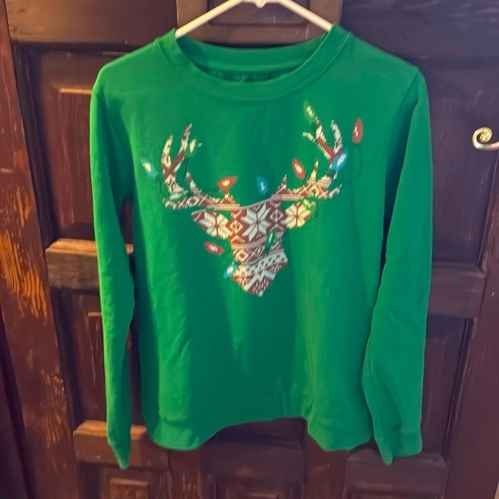 Women’s holiday sweatshirt